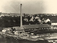 Ciglana na Črnomercu 1902. godine  Obitelj Müller imala je tužnu sudbinu. Osnivača tvrtke Adolfa naslijedili su sinovi Leo, koji je ubijen u šumi u okolici Zagreba 1941. godine, te Alfred, koji je život izgubio u nacističkom logoru Dachau 1945. Ubijeni su zbog pripadnosti židovskome narodu, iako su 1938. godine prešli na starokatoličku vjeru te promijenili prezime iz Müller u Miler. Leo Müller je 1935. godine dokapitalizirao poduzeće omogućivši njegov razvoj